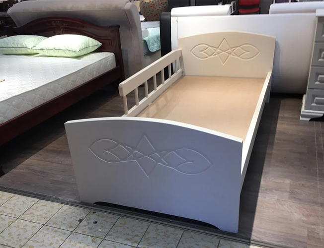 Детская крова Жанна с точеным бортиком